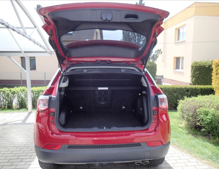 Jeep Compass SUV / Terénní 2,0 l 103 kw