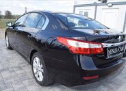 Renault Latitude Sedan / Limuzína 2,0 l 110 kw