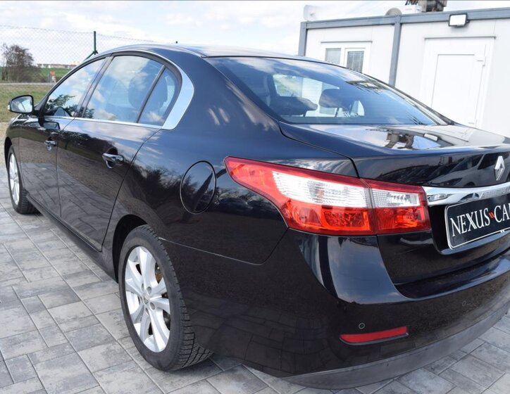 Renault Latitude Sedan / Limuzína 2,0 l 110 kw