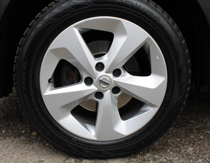 Nissan Qashqai SUV / Terénní 1,3 l 103 kw