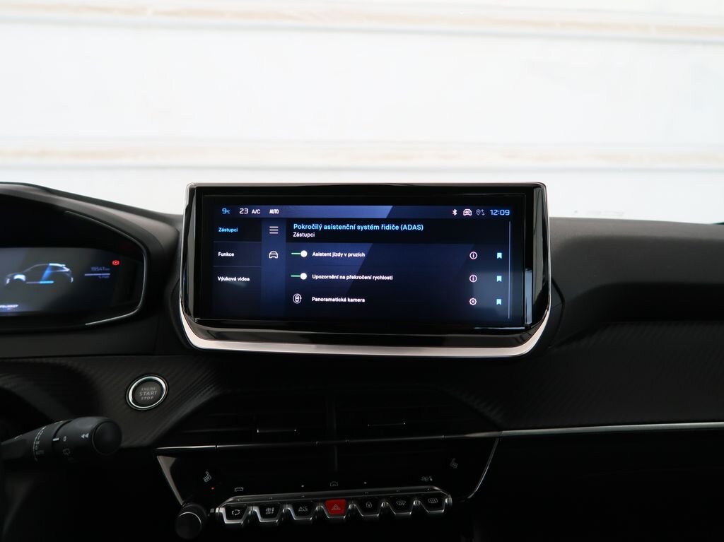 Peugeot 208 Hatchback 1,2 l 74 kw