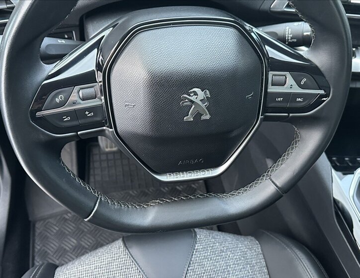 Peugeot 3008 SUV / Terénní 1,2 l 96 kw