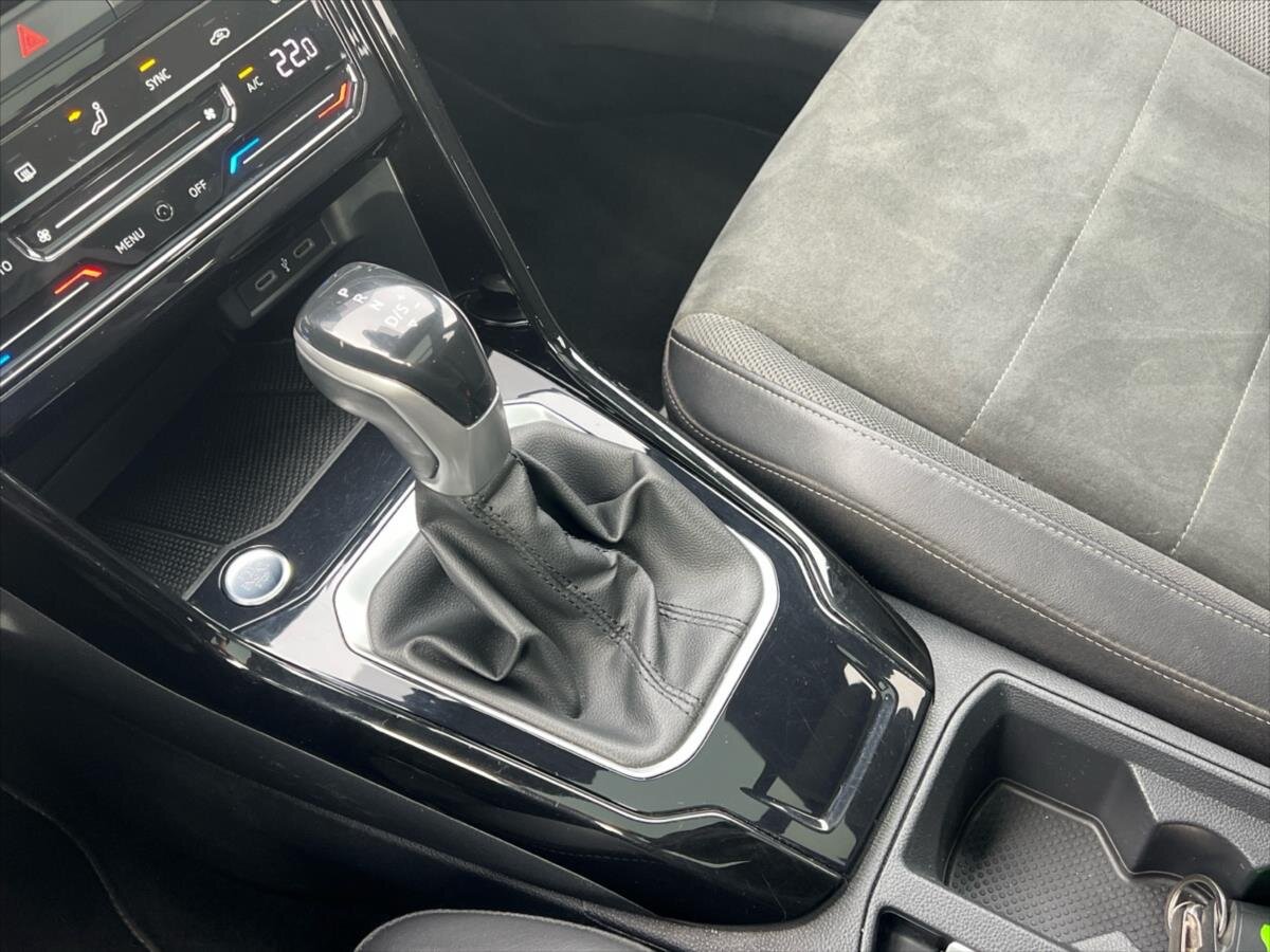 Volkswagen T-Roc SUV 1,5 l 110 kw