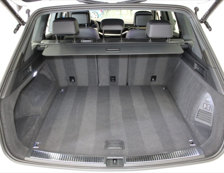 Volkswagen Touareg 25