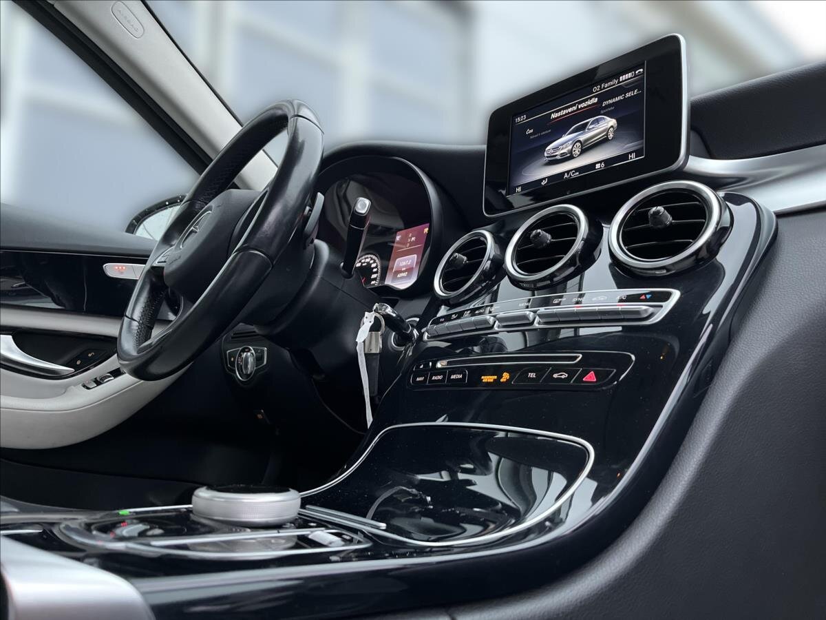 Mercedes-Benz Třídy C Sedan 2,1 l 100 kw