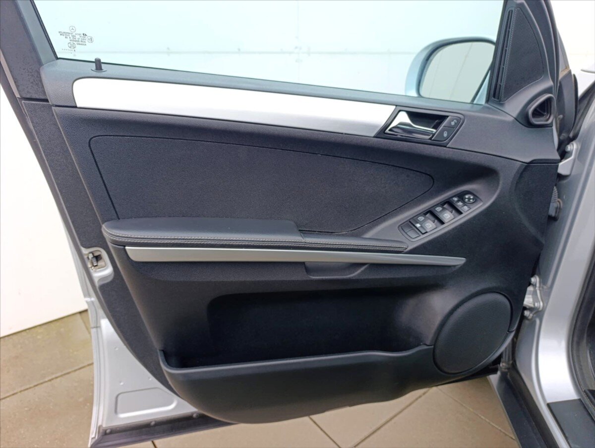 Mercedes-Benz Třídy M SUV 3,0 l 165 kw