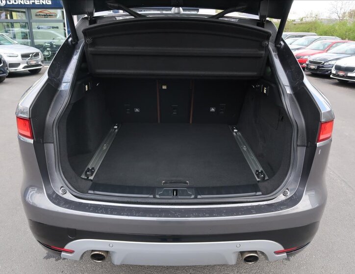 Jaguar F-Pace SUV / Terénní 3,0 l 280 kw