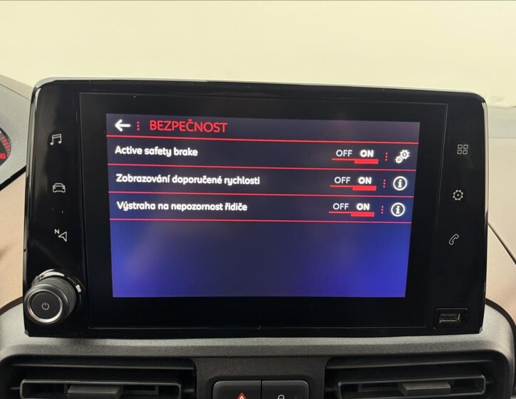 Peugeot Rifter MPV 1,5 l 96 kw