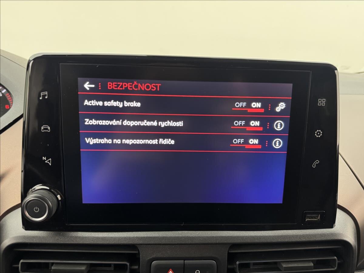 Peugeot Rifter MPV 1,5 l 96 kw