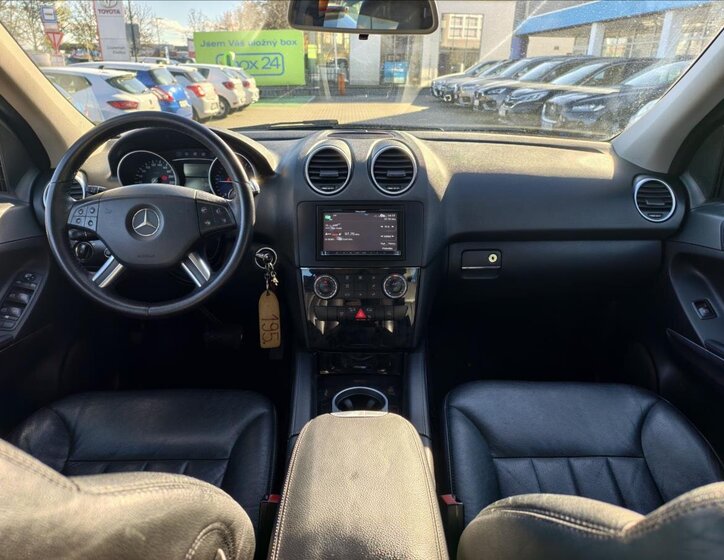 Mercedes-Benz Třídy M SUV 3,0 l 140 kw