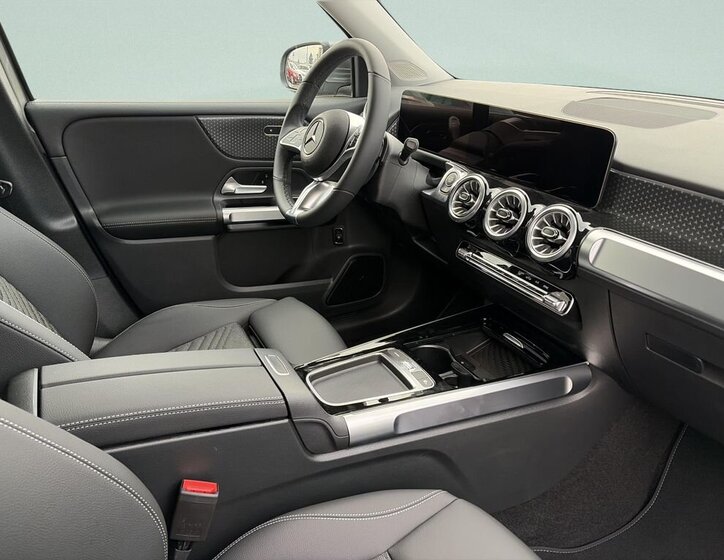Mercedes-Benz GLB SUV / Terénní 1,3 l 120 kw