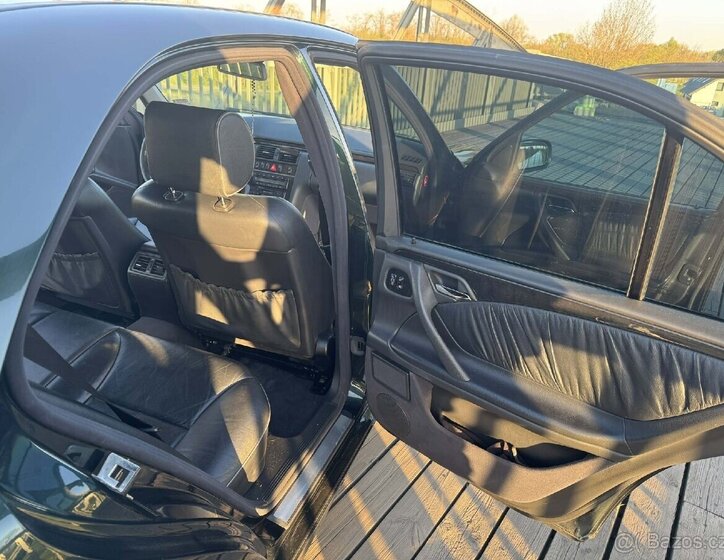 Mercedes-Benz Ostatní Sedan / Limuzína 0,0 145 kw