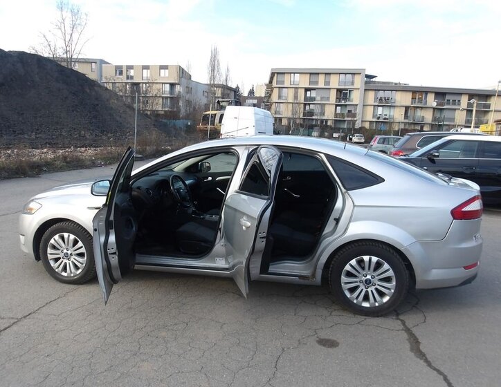 Ford Mondeo Hatchback 2,0 l 103 kw