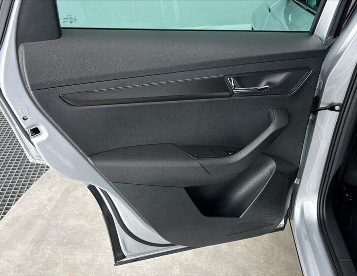 Škoda Karoq SUV / Terénní 1,5 l 110 kw