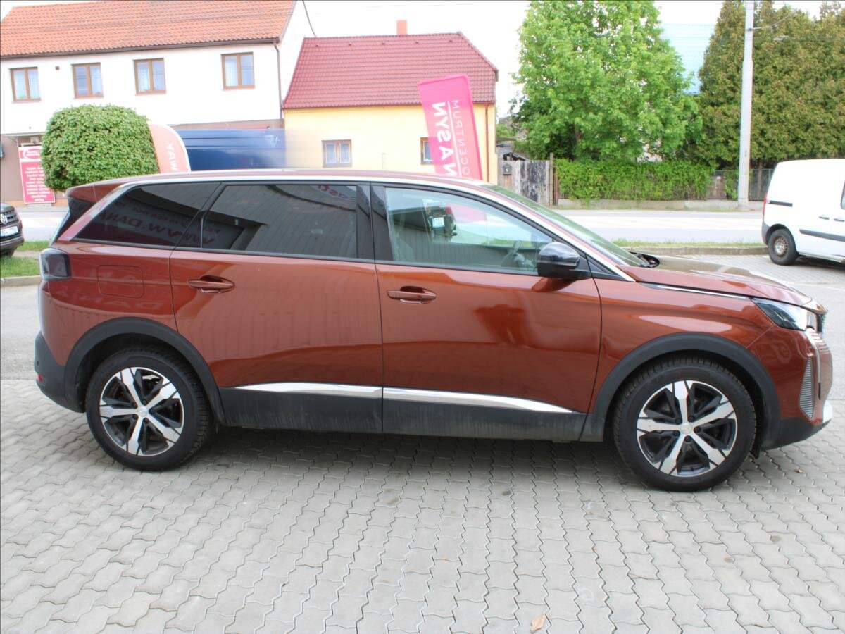 Peugeot 5008 SUV / Terénní 1,5 l 96 kw