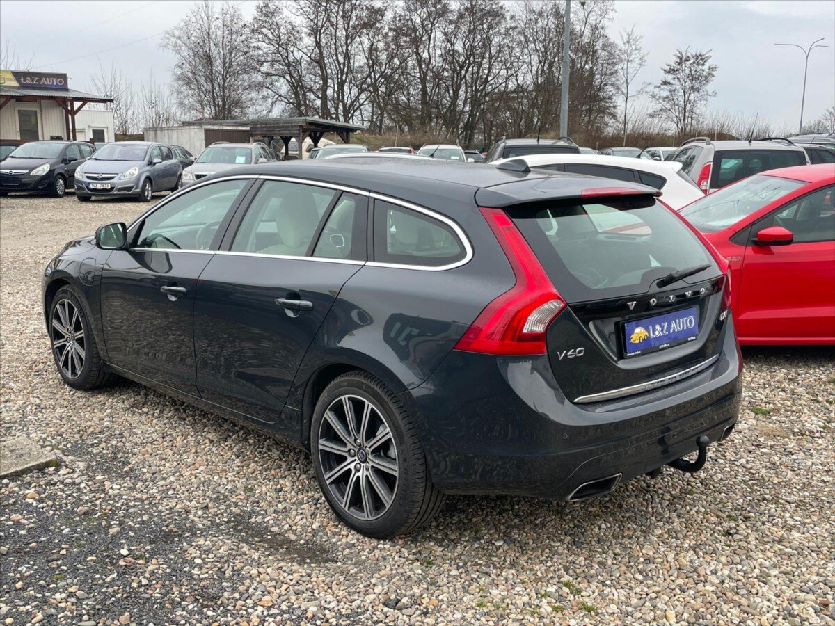 Volvo V60 Kombi 2,4 l 162 kw
