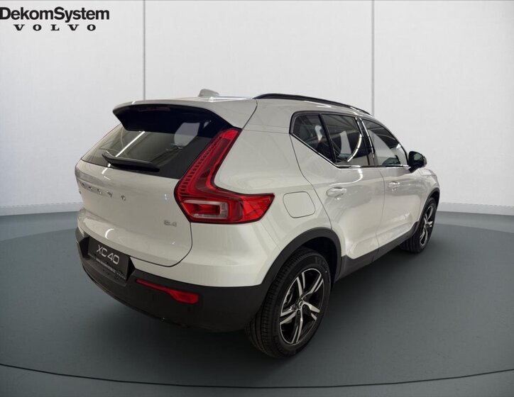 Volvo XC40 SUV / Terénní 2,0 l 120 kw