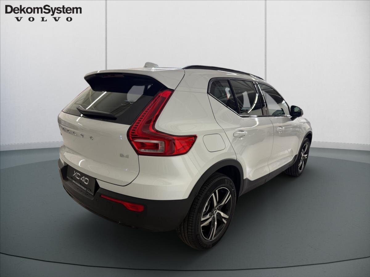 Volvo XC40 SUV / Terénní 2,0 l 120 kw