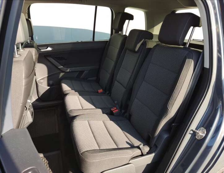 Volkswagen Touran MPV 1,5 l 110 kw