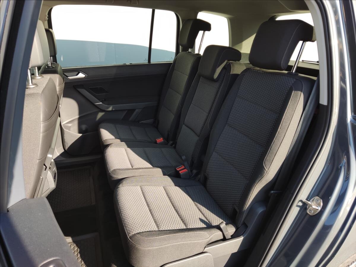 Volkswagen Touran MPV 1,5 l 110 kw