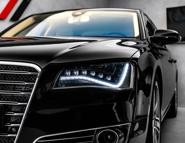Audi A8 8