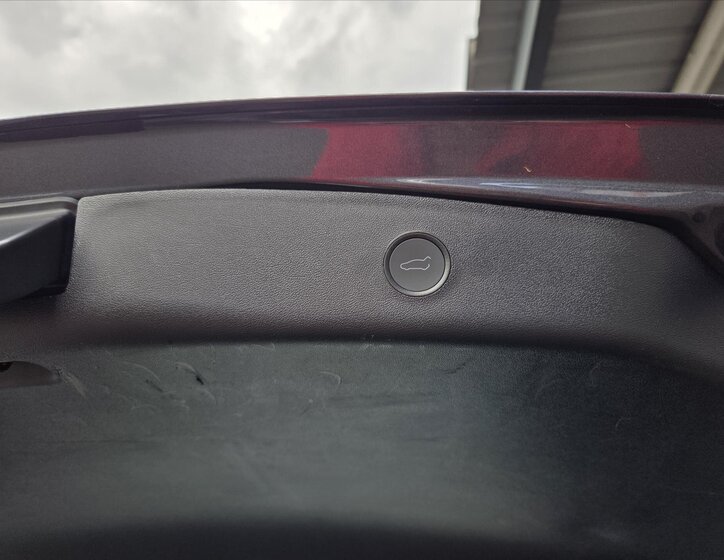 Tesla Model 3 Sedan / Limuzína 0,0 208 kw