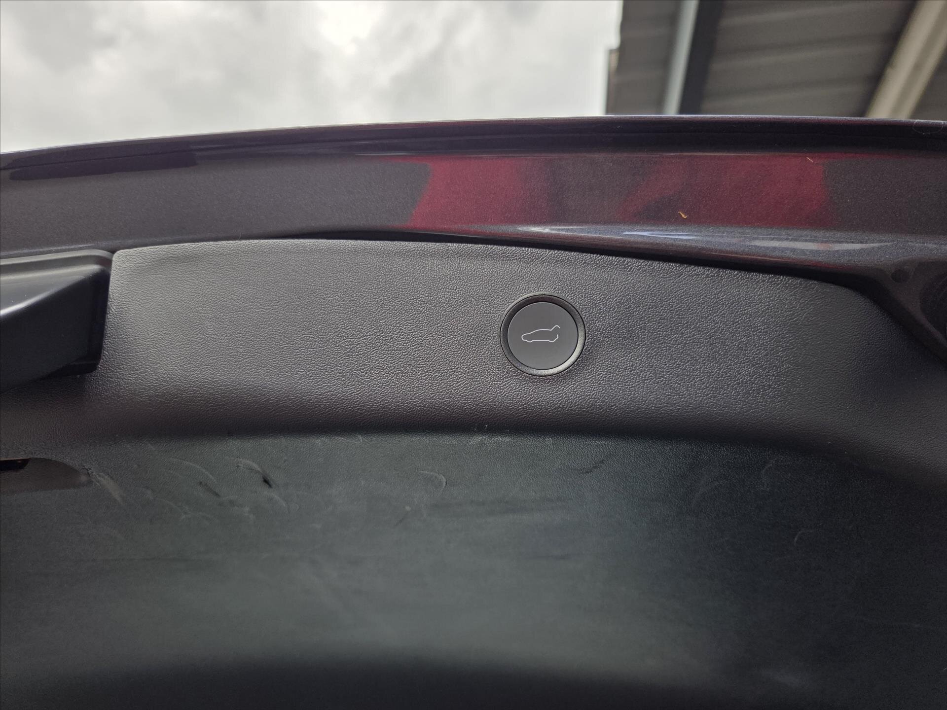 Tesla Model 3 Sedan / Limuzína 0,0 208 kw