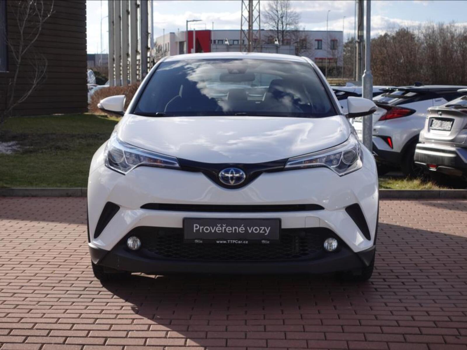 Toyota C-HR 2