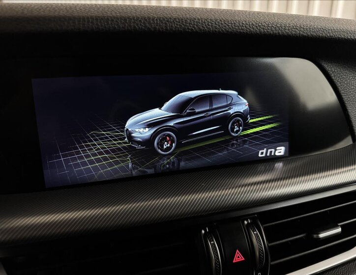 Alfa Romeo Stelvio SUV / Terénní 2,1 l 154 kw