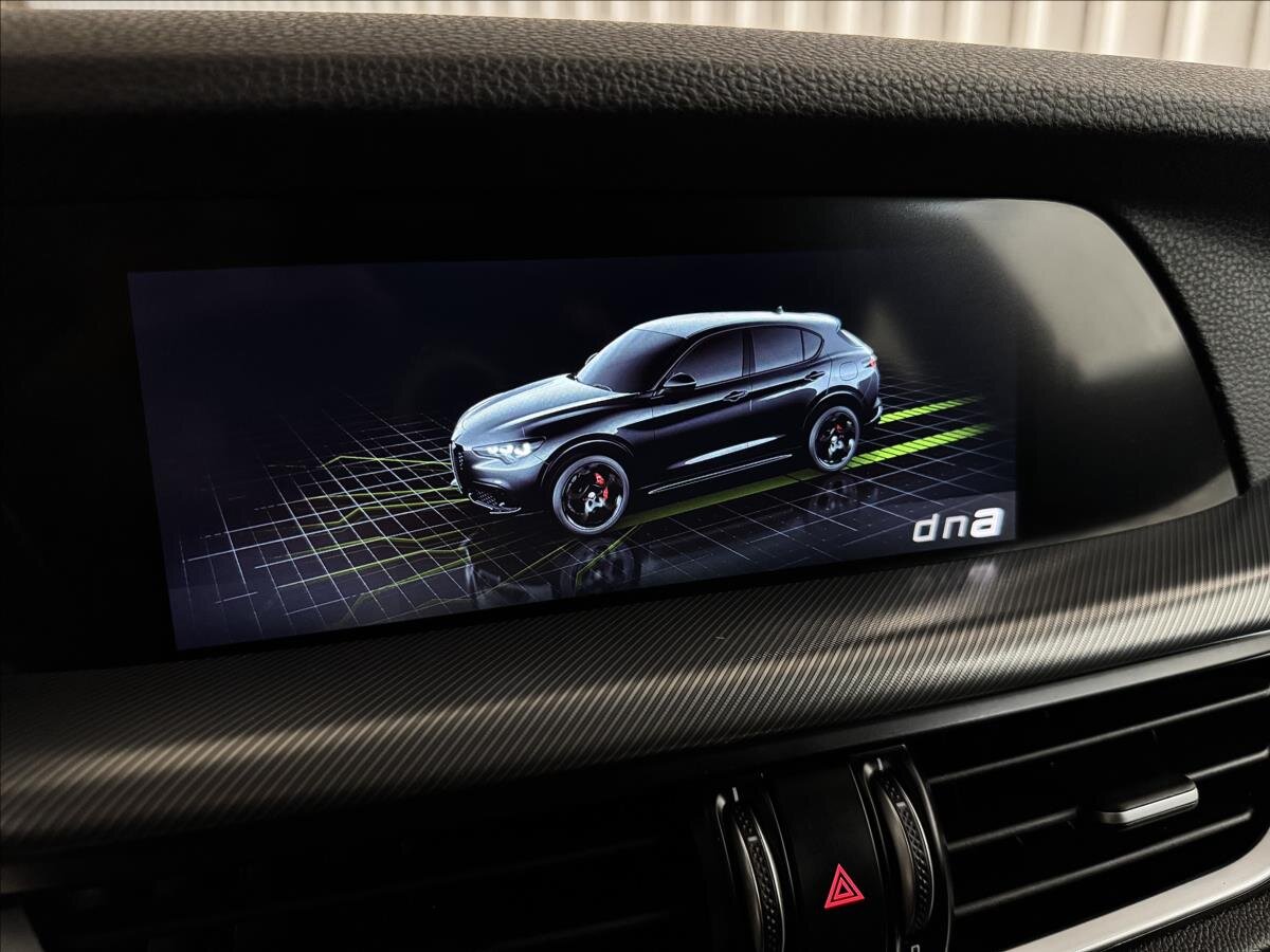 Alfa Romeo Stelvio SUV / Terénní 2,1 l 154 kw