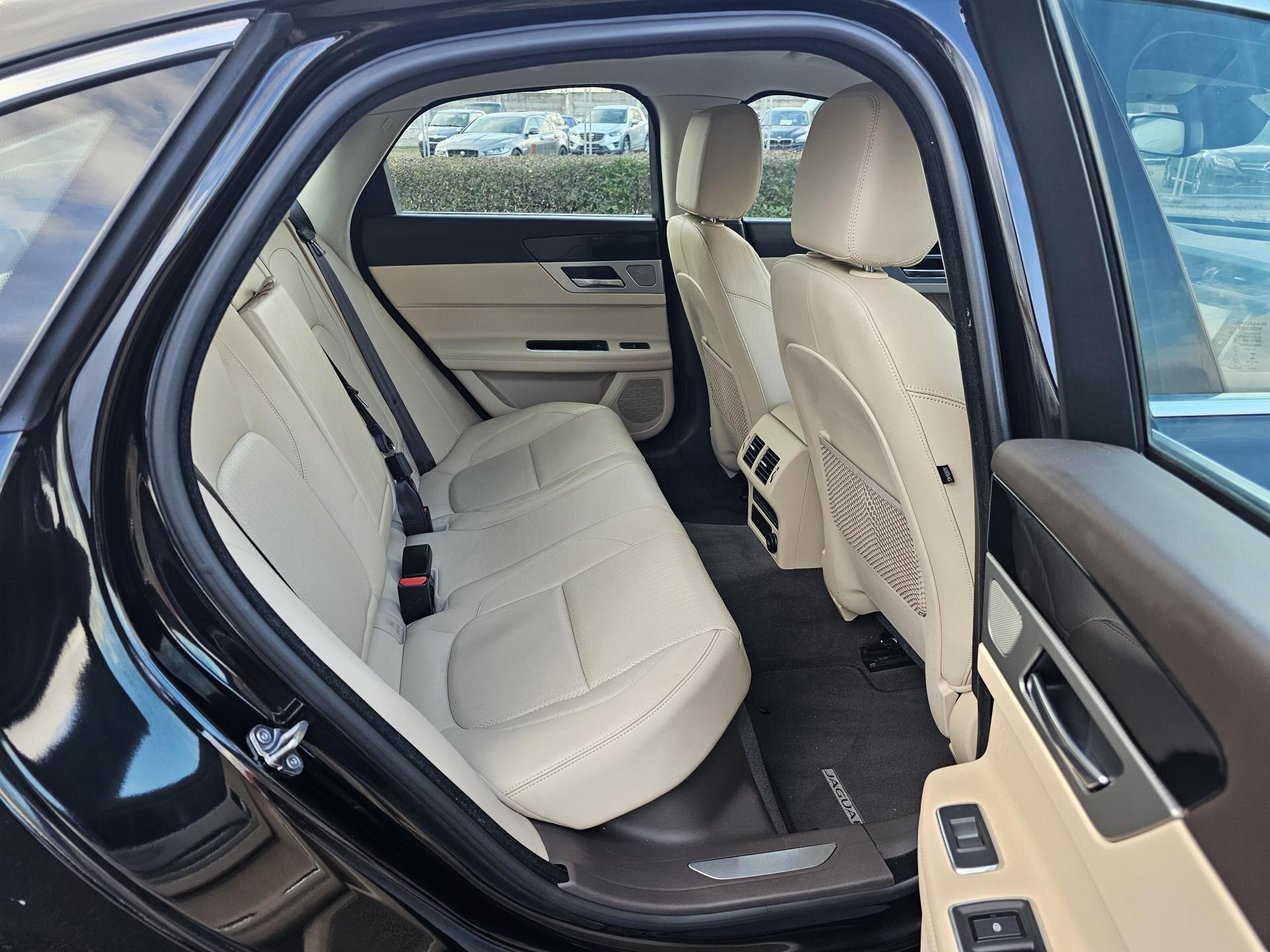 Jaguar XF Sedan 2,0 l 177 kw