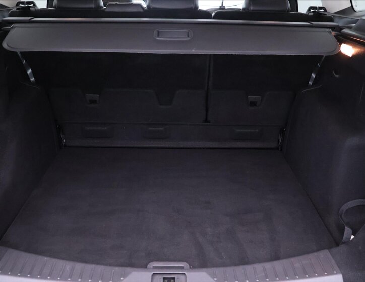 Ford Kuga SUV / Terénní 2,0 l 103 kw