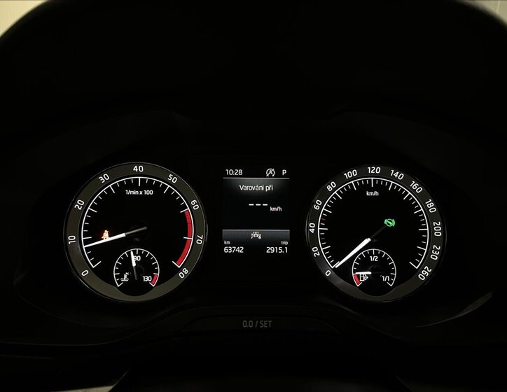 Škoda Karoq SUV 1,5 l 110 kw