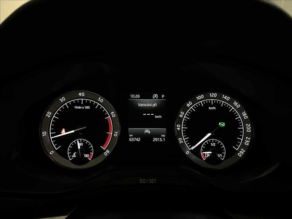 Škoda Karoq SUV 1,5 l 110 kw