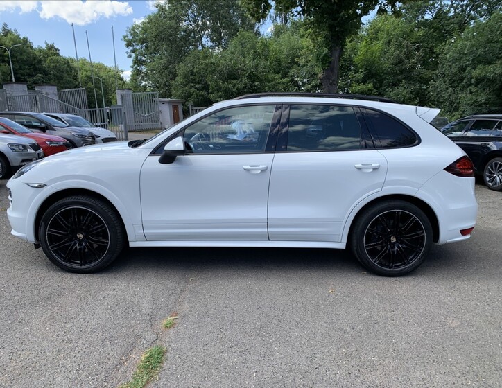 Porsche Cayenne 5
