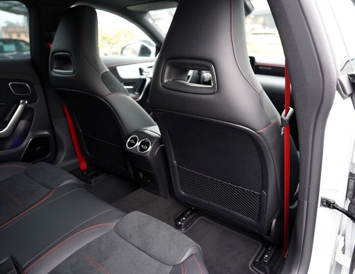 Mercedes-Benz CLA Sedan 2,0 l 340 kw