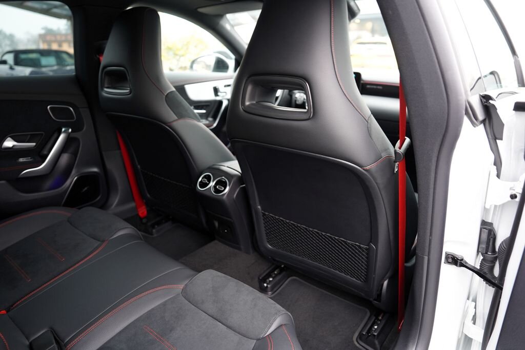 Mercedes-Benz CLA Sedan 2,0 l 340 kw