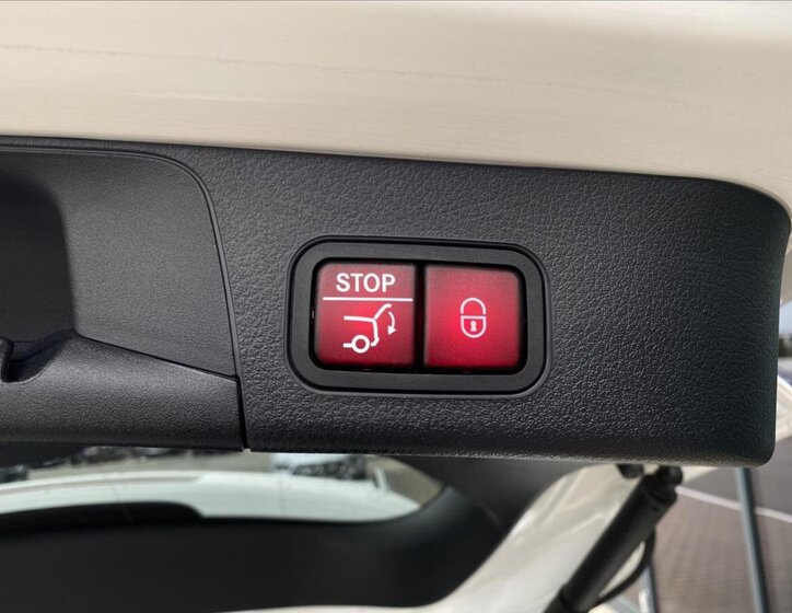 Mercedes-Benz EQB 26