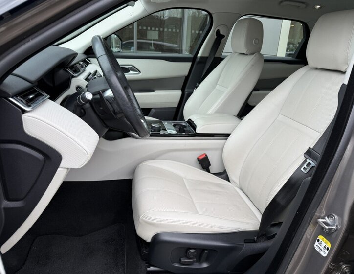 Land Rover Range Rover Velar SUV / Terénní 2,0 l 177 kw