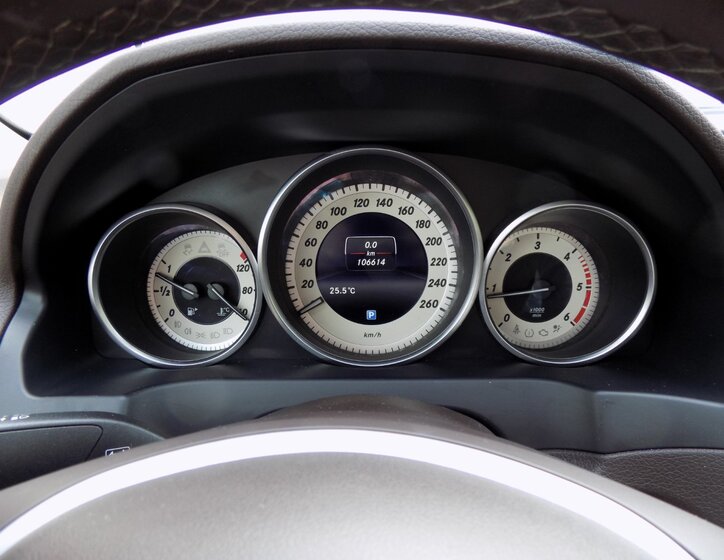 Mercedes-Benz Třídy E 25