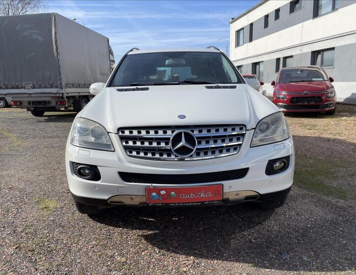 Mercedes-Benz Třídy M SUV 3,0 l 165 kw