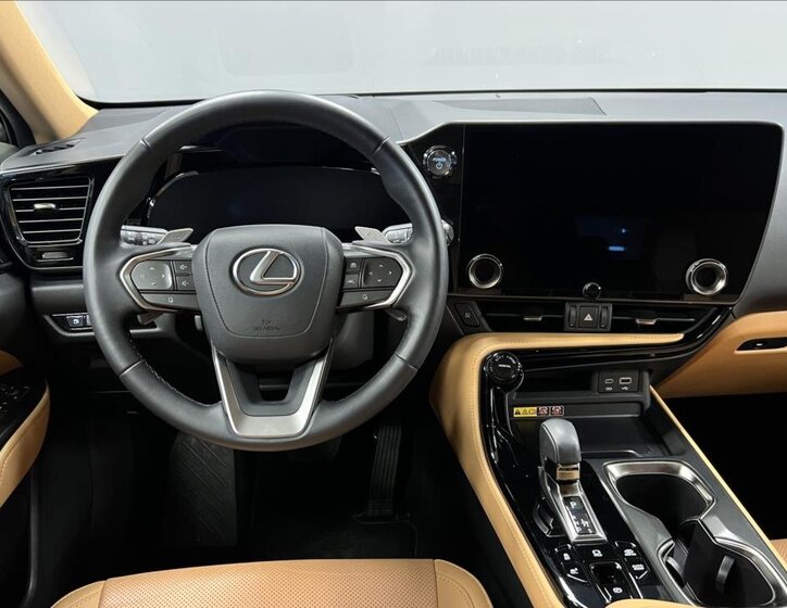 Lexus NX 450h plus SUV / Terénní 2,5 l 227 kw