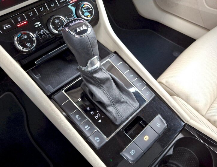 Škoda Superb Sedan / Limuzína 2,0 l 206 kw