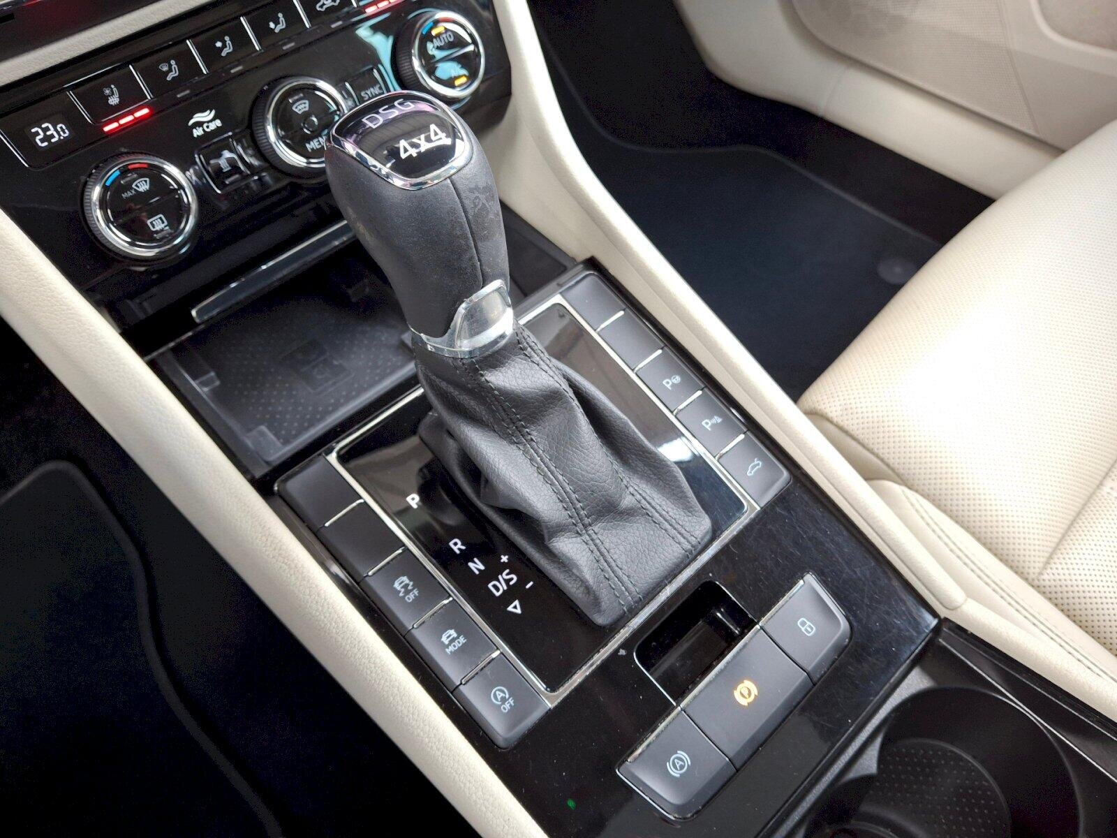 Škoda Superb Sedan / Limuzína 2,0 l 206 kw