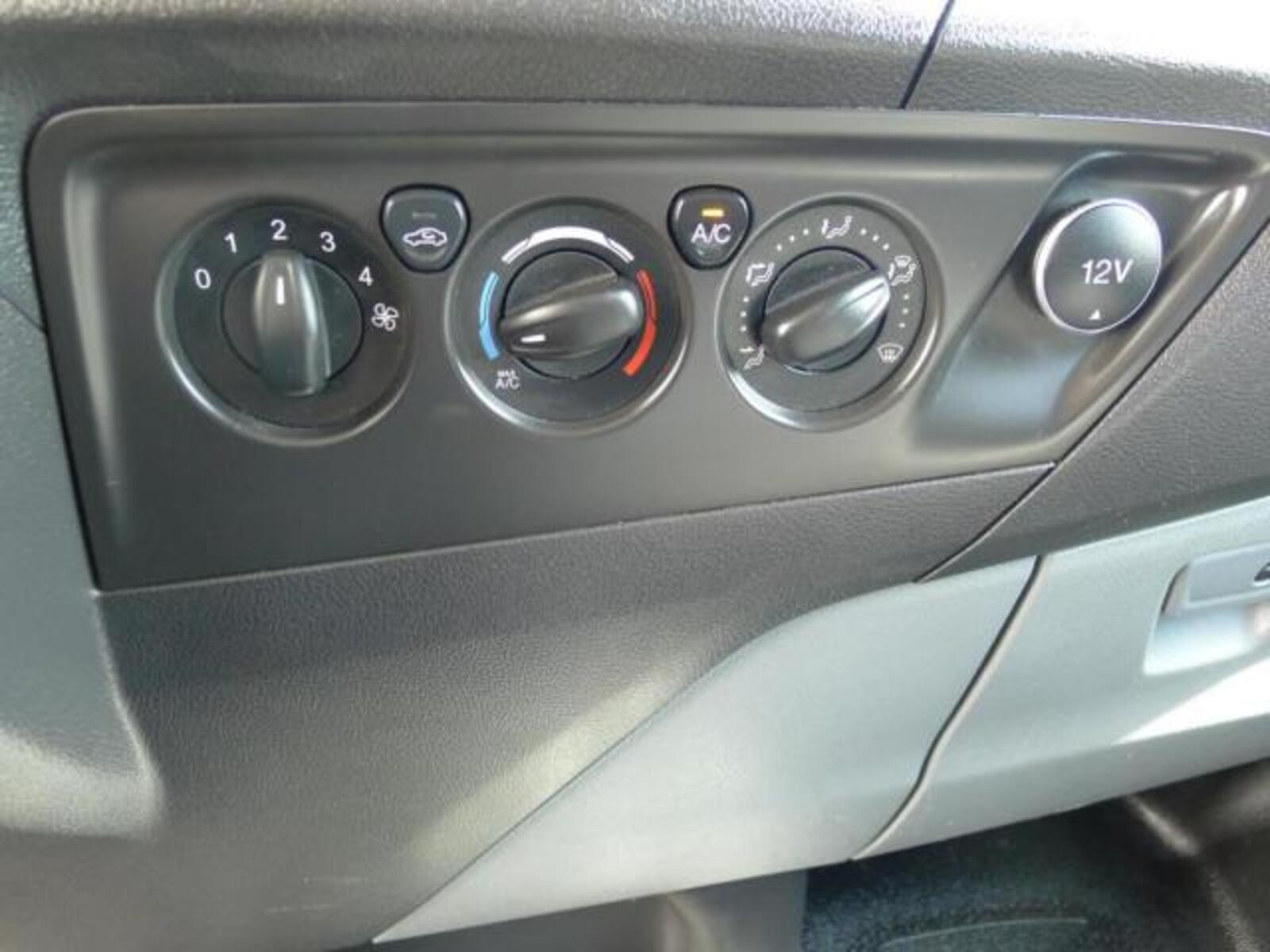 Ford Transit Custom 13