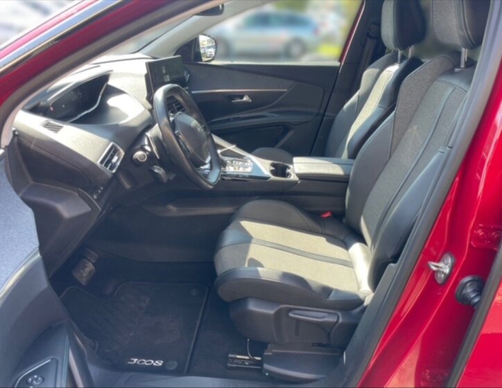 Peugeot 3008 SUV / Terénní 1,5 l 96 kw