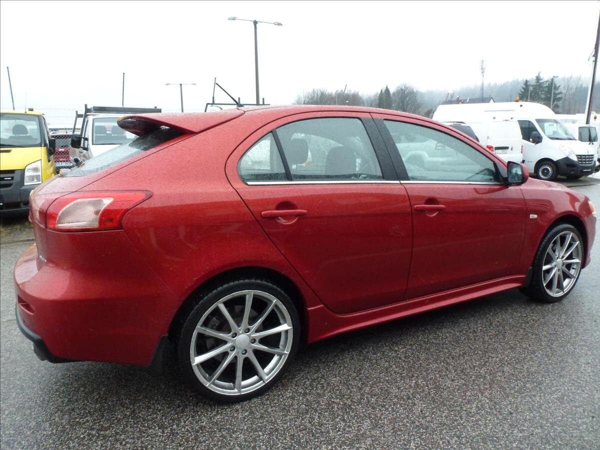 Mitsubishi Lancer Hatchback 2,0 l 217 kw