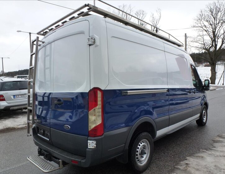 Ford Transit 8