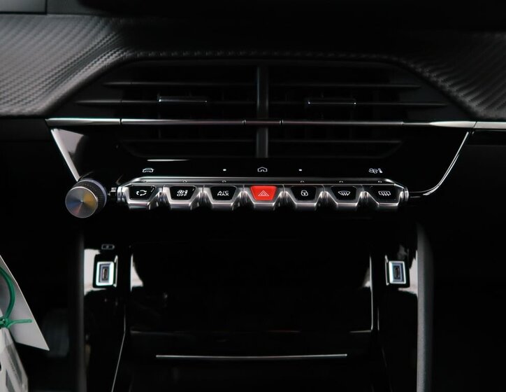 Peugeot 2008 SUV / Terénní 1,2 l 74 kw