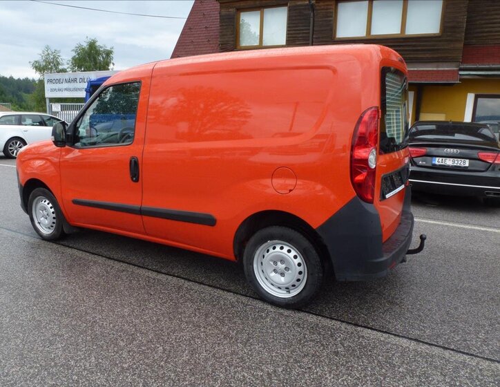 Opel Combo Skříň 1,2 l 66 kw